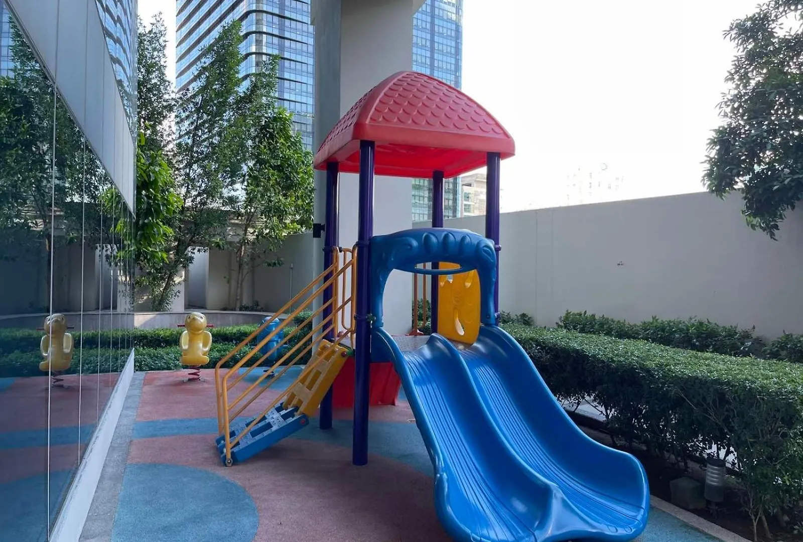 Cozy 1 Bedroom Condo In Uptown Bgc Manila